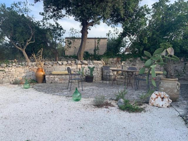 Trulli Santa Maria Odegitria Relais Pensionat Ostuni Exteriör bild